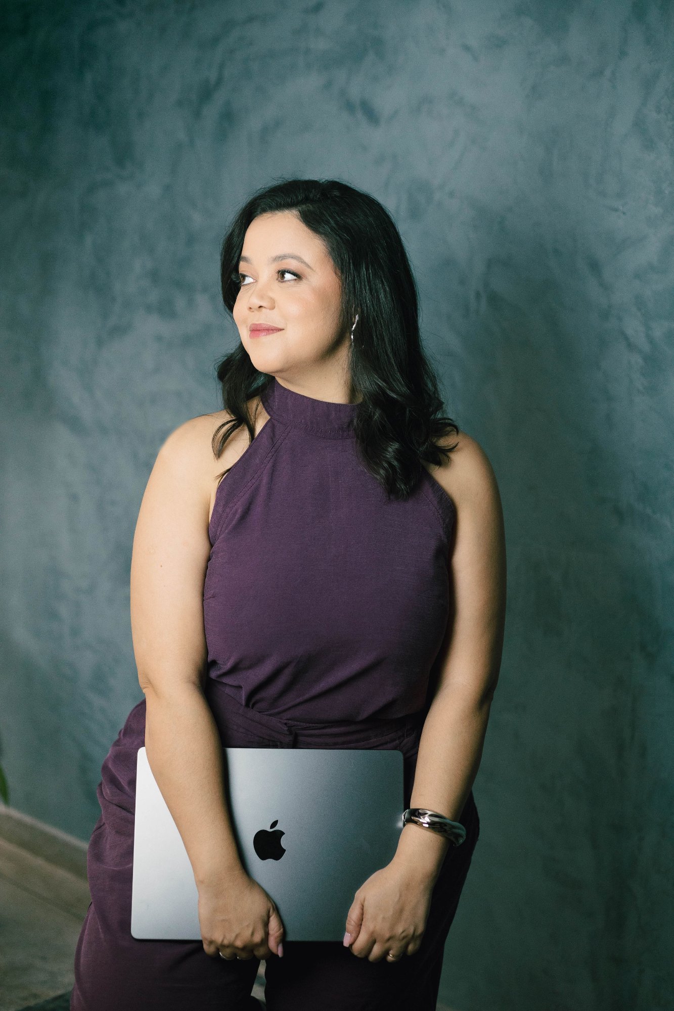 Fernanda Leal — especialista em negócios digitais