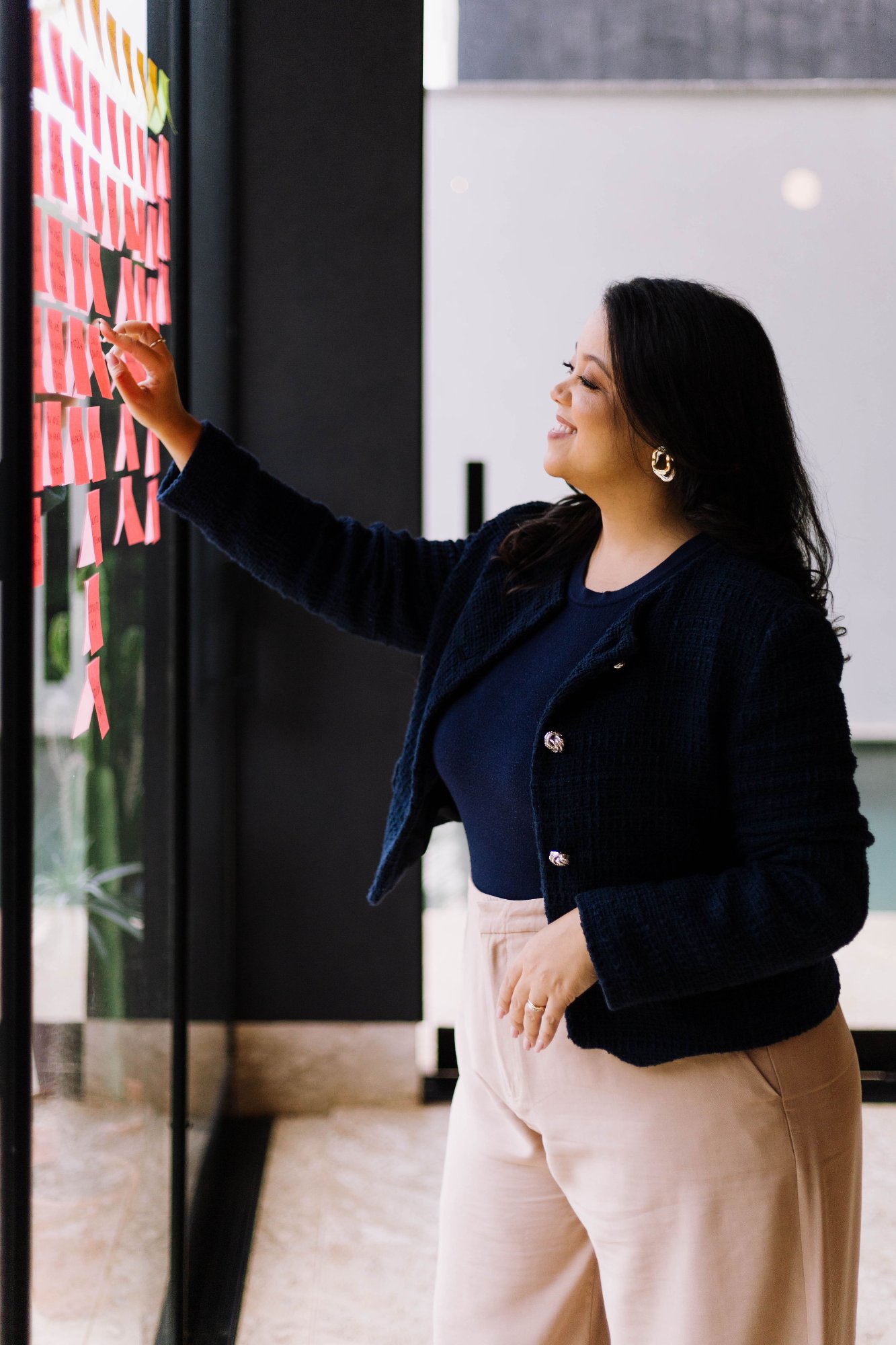 Fernanda Leal trabalhando ao vivo na estruturação de negócios